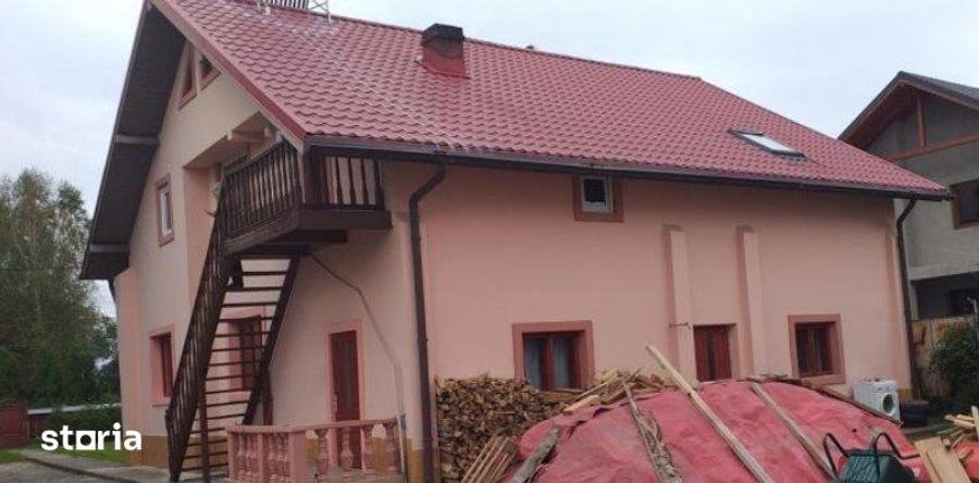 Casă cu Teren 1800 Mp în Vadu Moldovei