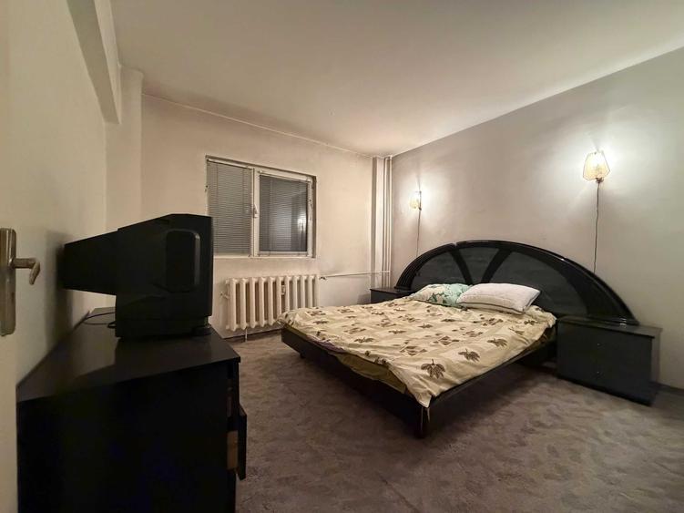 Apartament cu 4 camere semidecomandat în Micălaca