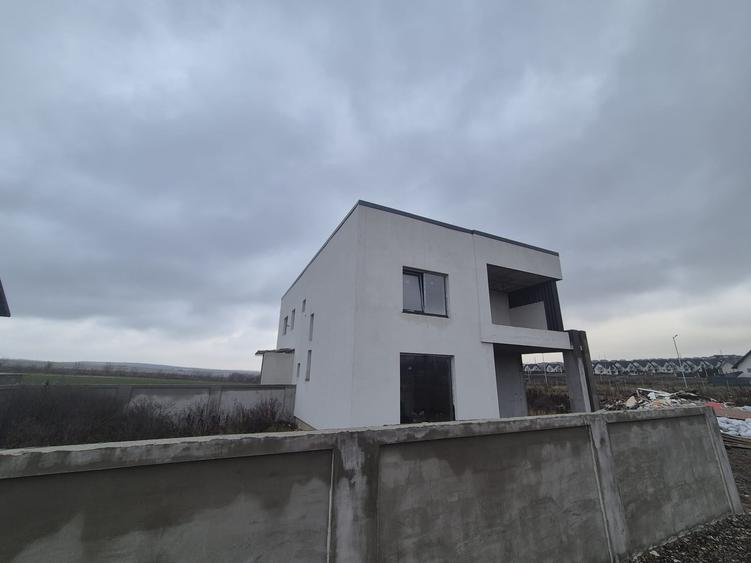 Duplex cu 3 camere cu Teren 250 Mp în Moara