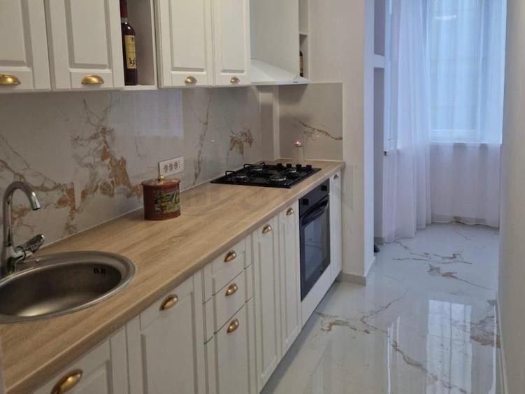 Apartament cu 2 camere semidecomandat în Universitate