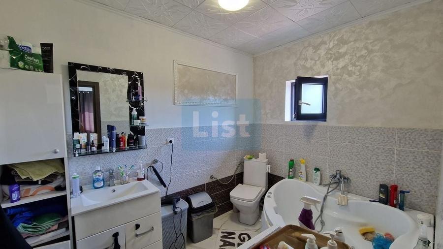 Casă cu 5 camere cu Canalizare în Satu Nou de Sus
