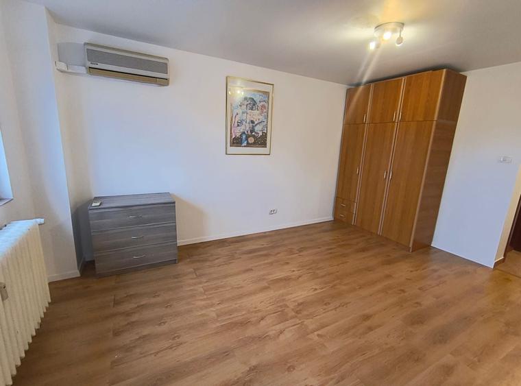 Garsonieră decomandată în Banu Manta