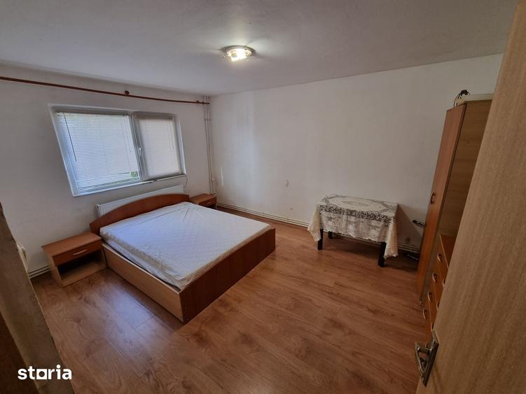 Apartament cu 3 camere în Inel II