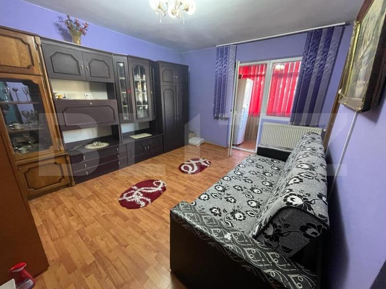 Garsonieră decomandată, mobilată în 9 Mai