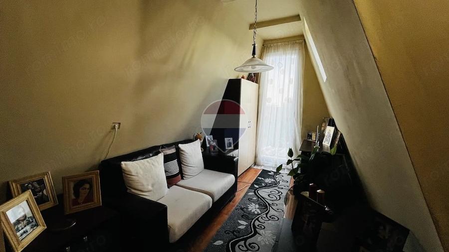 Casă cu 4 camere cu Teren 959 Mp în Lăzăreni