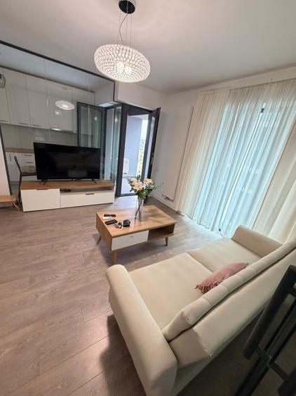 Apartament cu 2 camere semidecomandat în Aviației