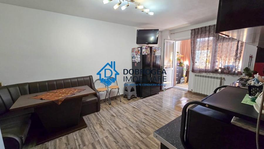 Apartament cu 4 camere decomandat, mobilat în C5