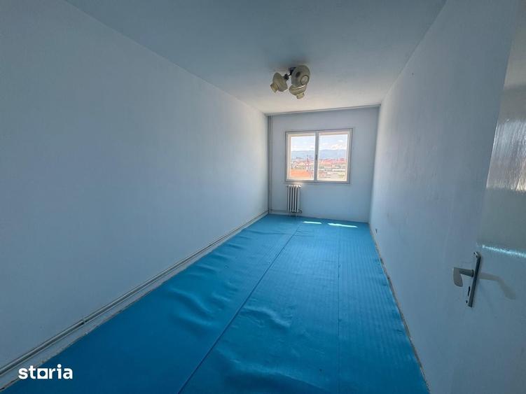 Apartament cu 4 camere în Vasile Aaron