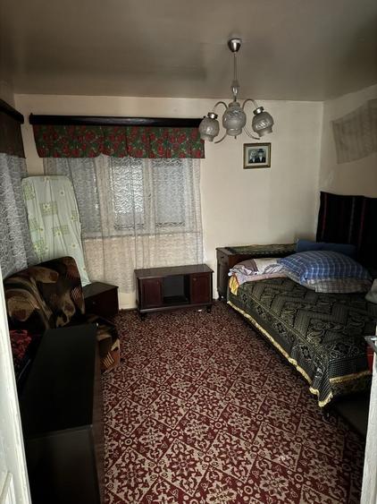 Casă cu 4 camere în Frumușani