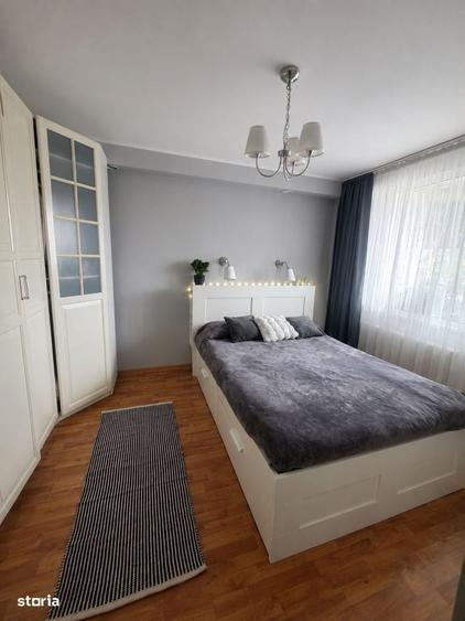 Apartament cu 3 camere decomandat în Titan