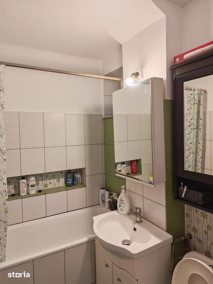 Apartament cu 4 camere semidecomandat în Central