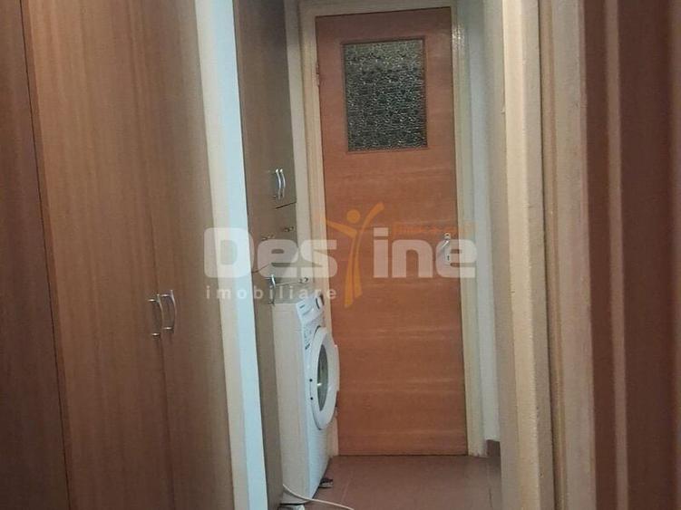 Apartament cu 3 camere decomandat în Drumul Taberei
