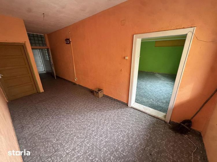 Casă cu 8 camere cu Teren 622 Mp în Titulescu