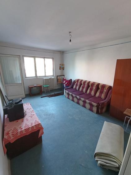 Apartament cu 2 camere decomandat în Nicolina