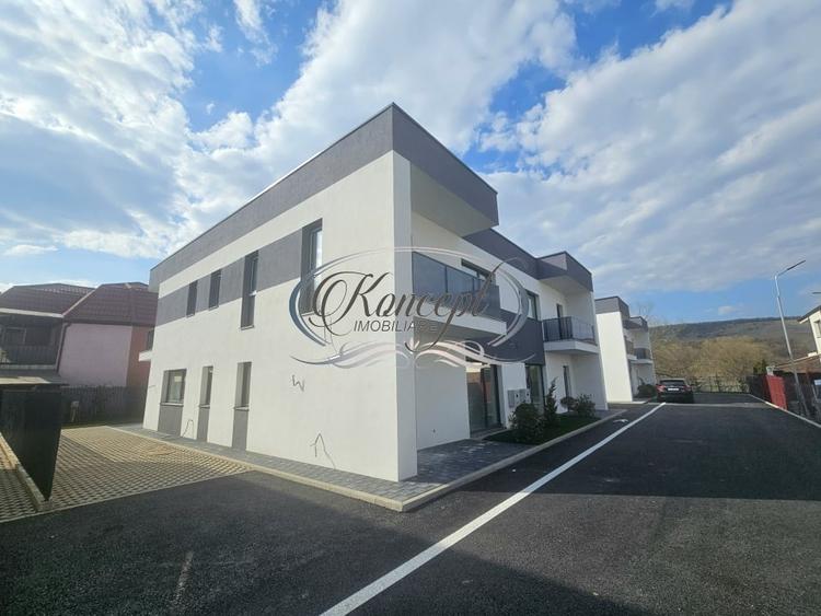 Duplex cu 5 camere cu Canalizare în Florești