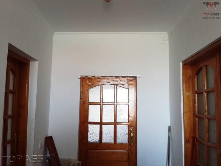 Casă individuală cu 10 camere cu Canalizare în Chiajna