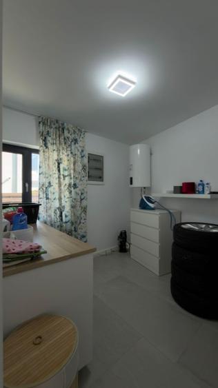Casă individuală cu 6 camere cu Canalizare în Tunari