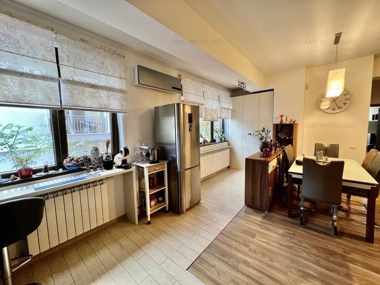 Apartament cu 3 camere decomandat, mobilat în Decebal