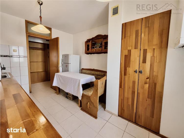 Apartament cu 4 camere decomandat în Tractorul