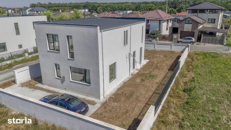 Casă cu 5 camere cu Teren 490 Mp în Vitan