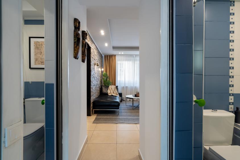 Apartament cu 3 camere semidecomandat în Universitate
