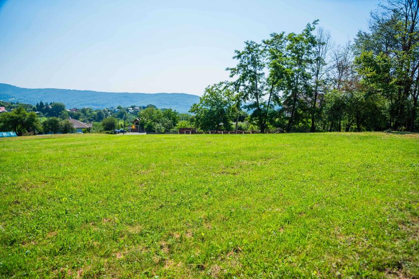 Teren de 1500 mp, în Vălenii de Munte