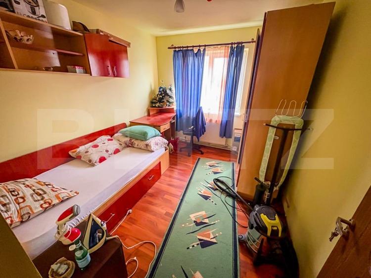 Apartament cu 4 camere decomandat, mobilat în Gojdu