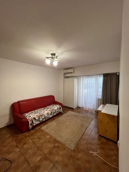 Apartament cu 2 camere decomandat în P-ța Alba Iulia