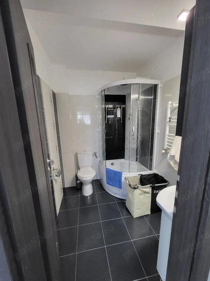 Apartament cu 3 camere decomandat în Obor