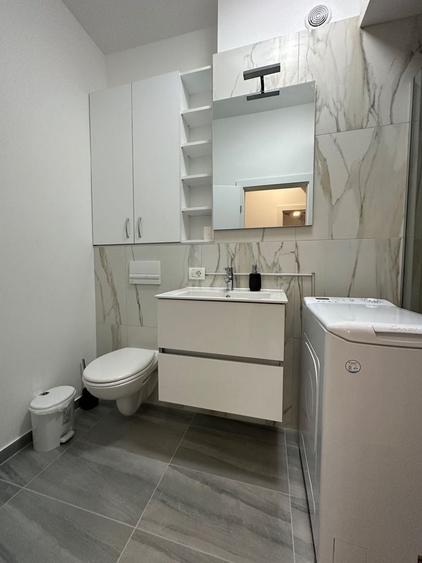 Apartament cu 3 camere decomandat în Aradului