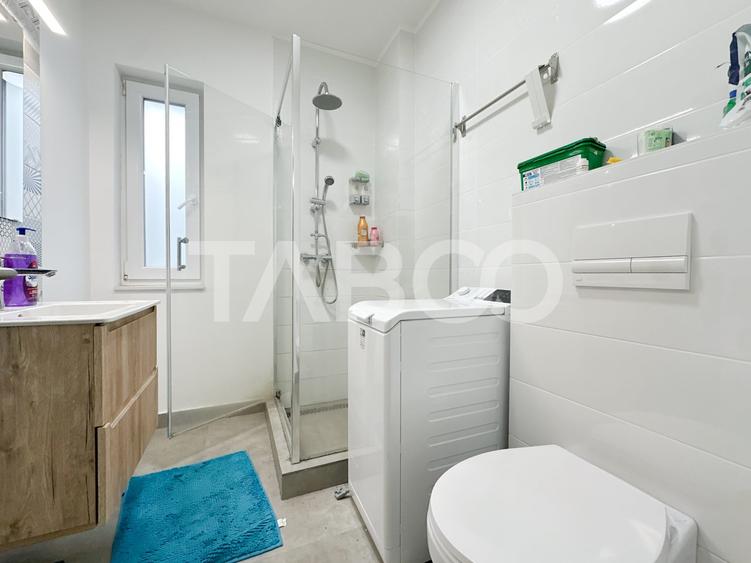 Apartament cu 2 camere semidecomandat, mobilat în Central