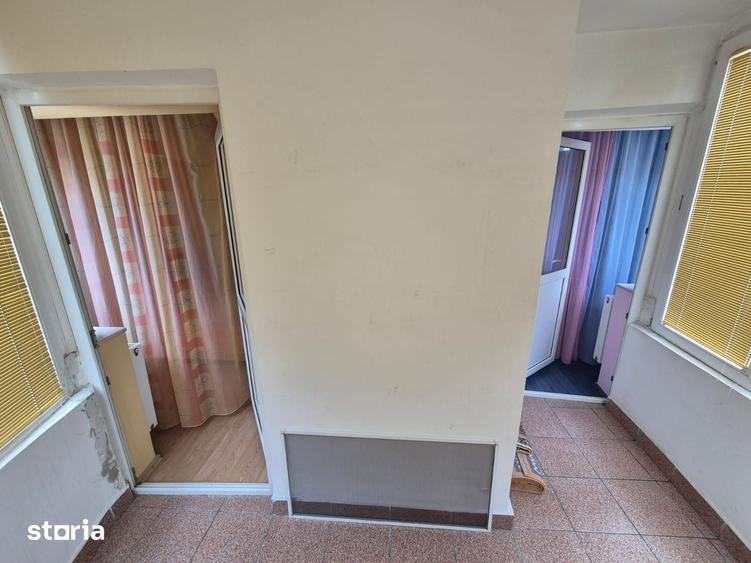 Apartament cu 3 camere decomandat, mobilat în Casa de Cultură