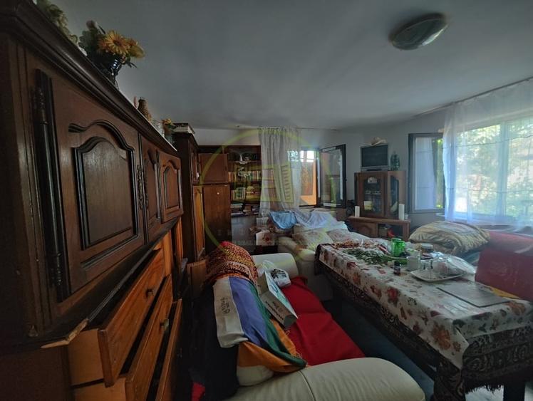 Casă individuală cu 3 camere cu Canalizare în Bariera Vâlcii