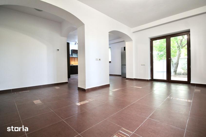 Apartament cu 4 camere decomandat, mobilat în Ghencea