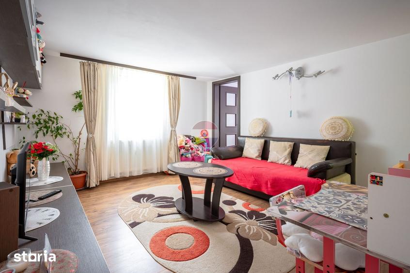 Apartament cu 3 camere în Est