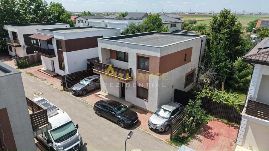 Casă cu 4 camere cu Teren 300 Mp în Glina