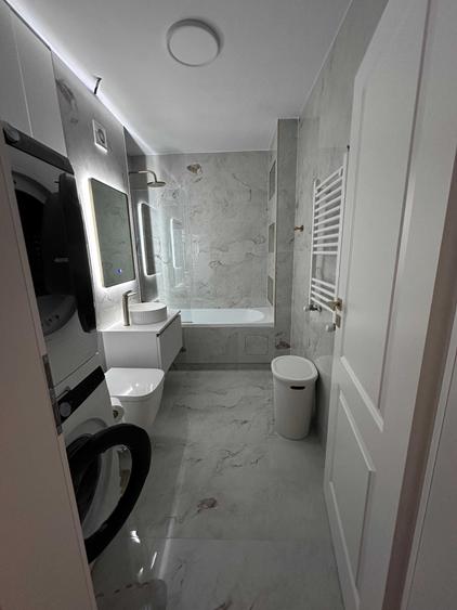 Apartament cu 2 camere decomandat în Titan