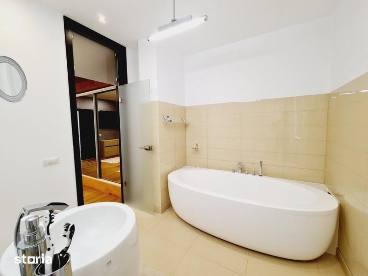Casă cu 10 camere cu Teren 800 Mp în Pantelimon