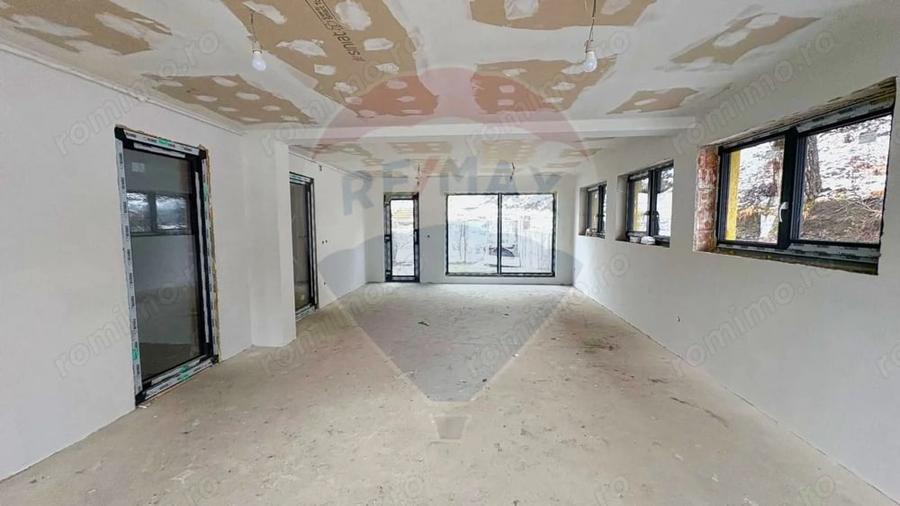 Casă cu 2 camere cu Teren 822 Mp în Central