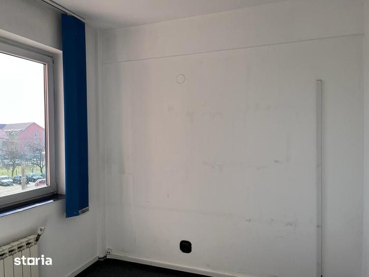 Spațiu comercial, de 15 mp, în Oncea