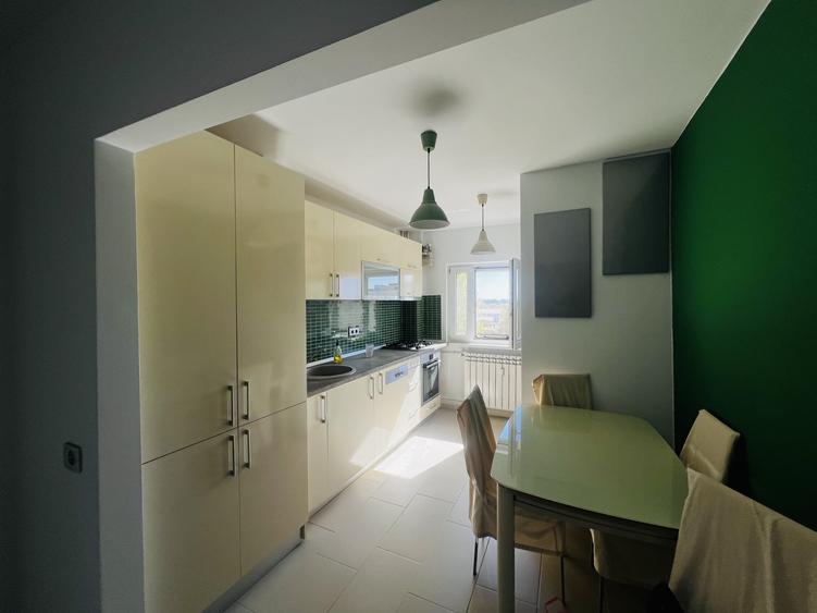 Apartament cu 3 camere decomandat în Drumul Taberei