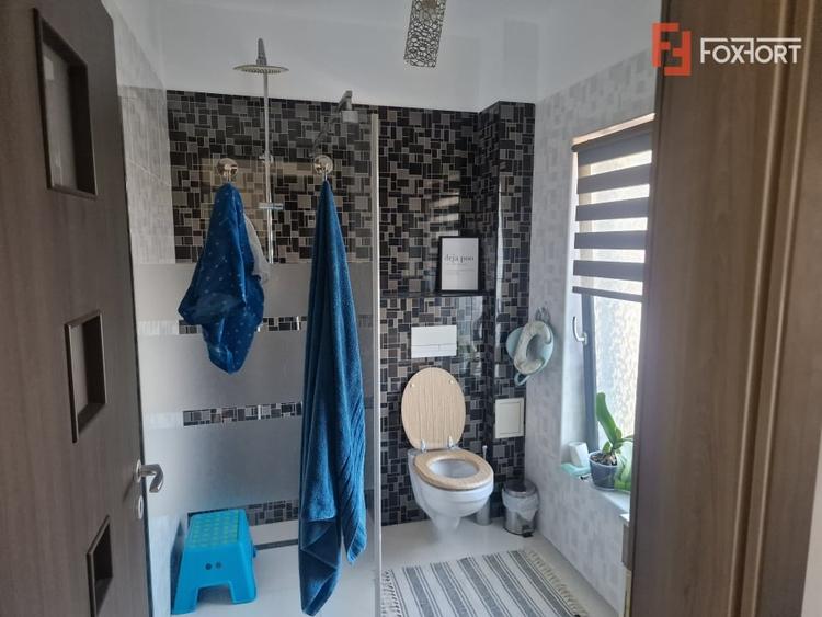 Casă individuală cu 4 camere cu Canalizare în Moșnița Veche