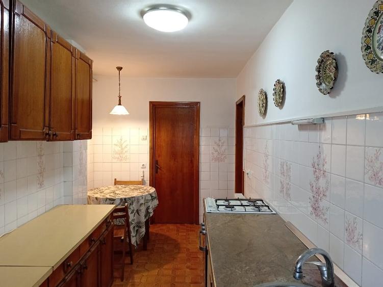 Apartament cu 4 camere decomandat, mobilat în Ultracentral