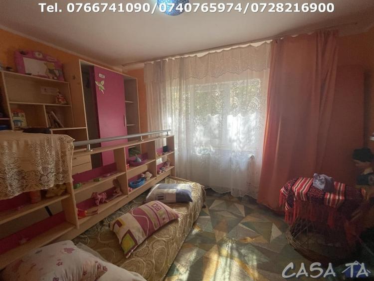 Apartament cu 2 camere semidecomandat, mobilat în Debarcader