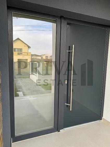 Duplex cu 5 camere cu Canalizare în Dumbrăvița