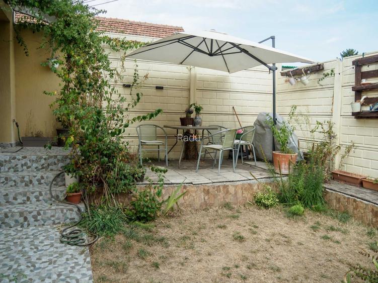 Apartament la casa central, 3 camere si curte privata