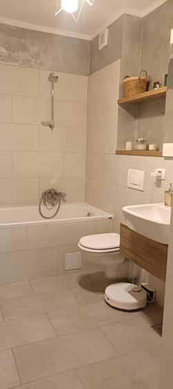 Apartament cu 3 camere decomandat în Tractorul