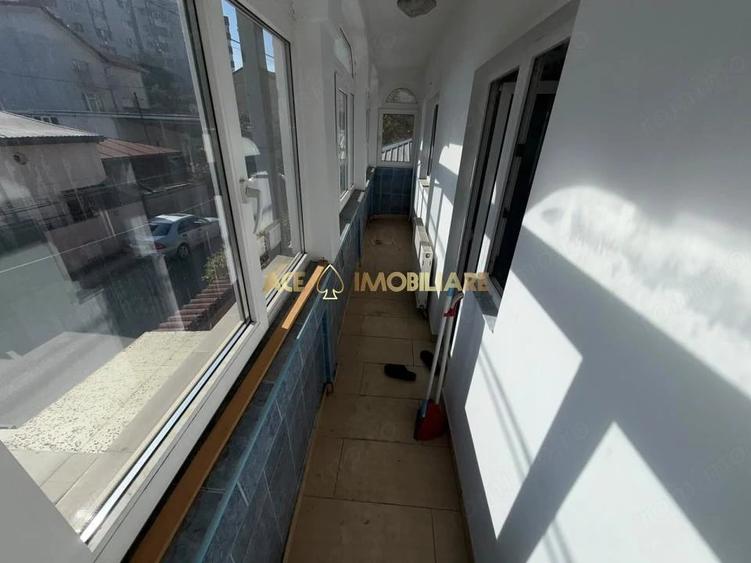Casă cu 10 camere în 13 Septembrie