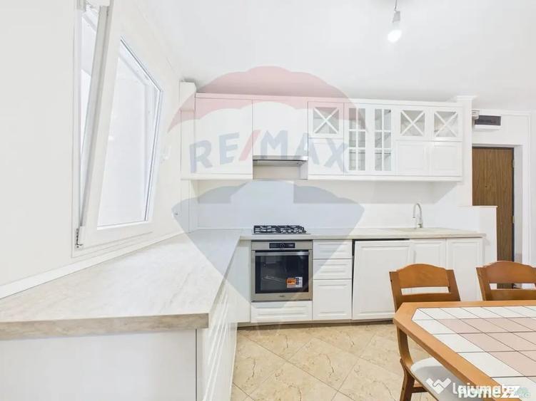 Apartament cu 3 camere decomandat în Lujerului