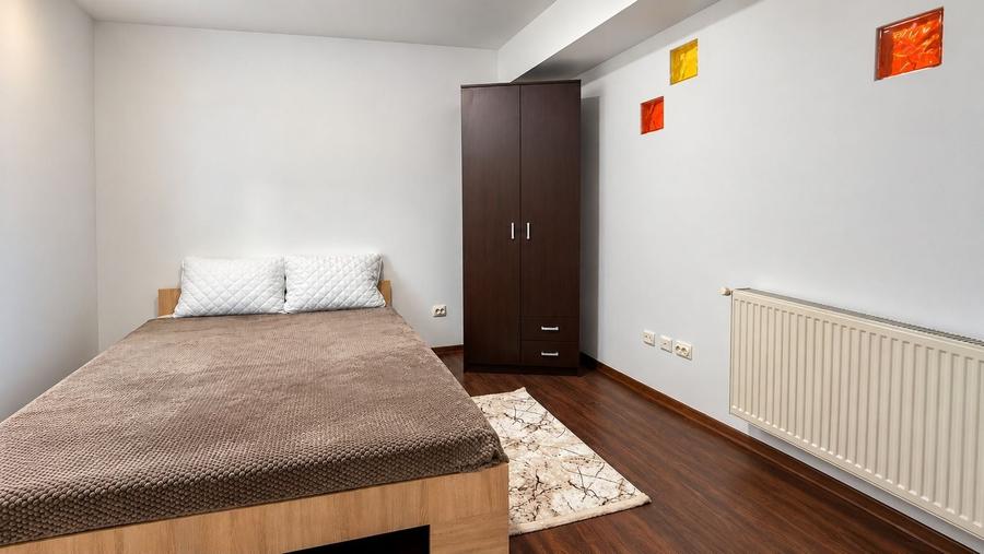Apartament cu 3 camere decomandat în Letea